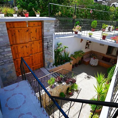 Pensjonat Denis Gjirokastra