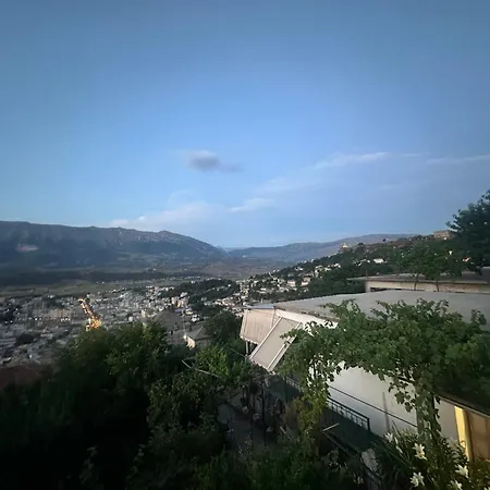Denis 3* Gjirokaster